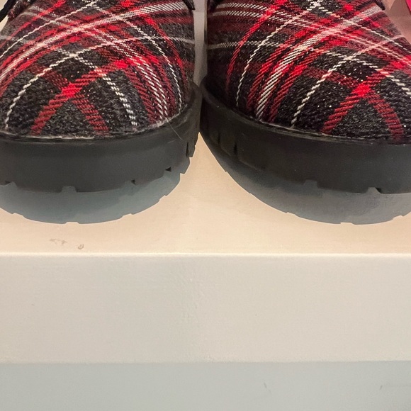 Aldo size NW 6.5 women’s red plaid booties with side zip and rubber sole. - Picture 2 of 6